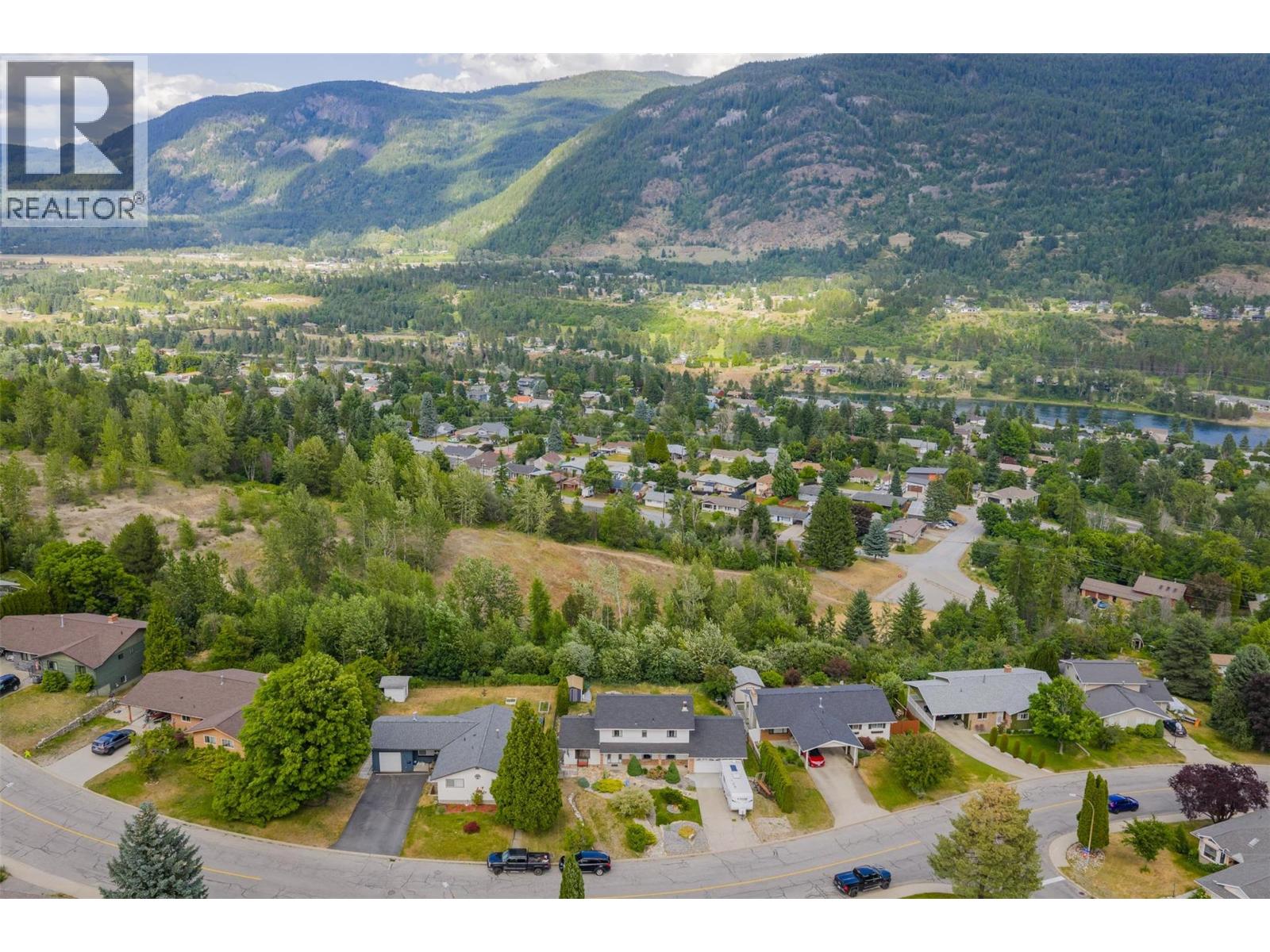 3421 Southridge Drive, Castlegar, British Columbia  V1N 3X7 - Photo 75 - 10384253