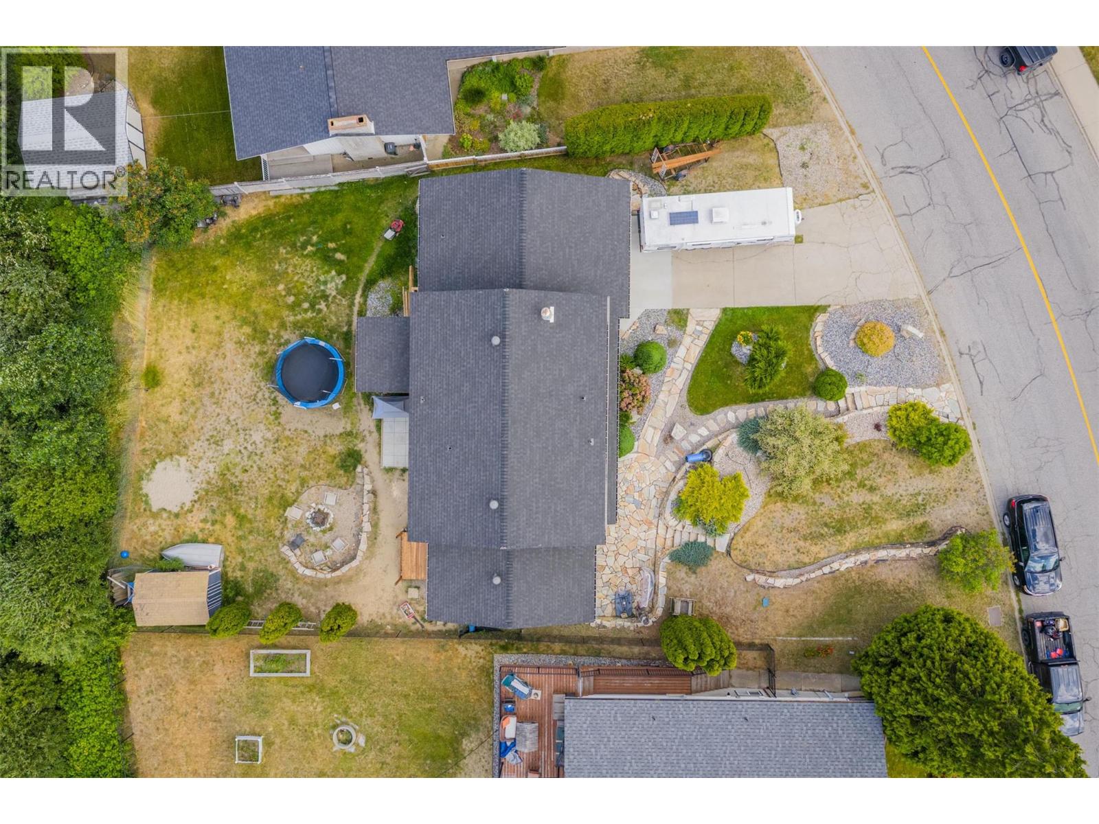 3421 Southridge Drive, Castlegar, British Columbia  V1N 3X7 - Photo 9 - 10384253