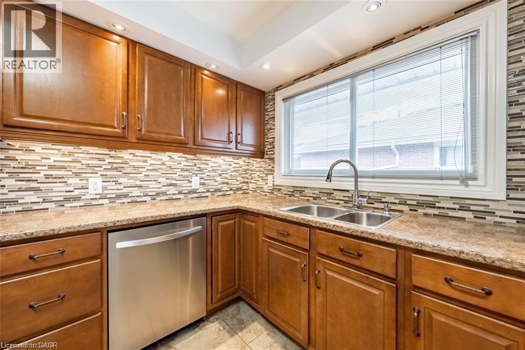 172 Fennell Avenue E Unit# Upper, Hamilton, Ontario  L9A 1S3 - Photo 12 - 40824089