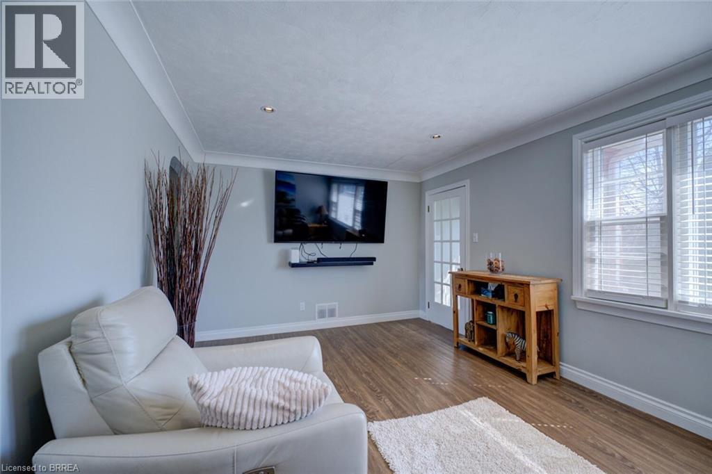 214 Grand Street, Brantford, Ontario  N3R 4C3 - Photo 9 - 40806418