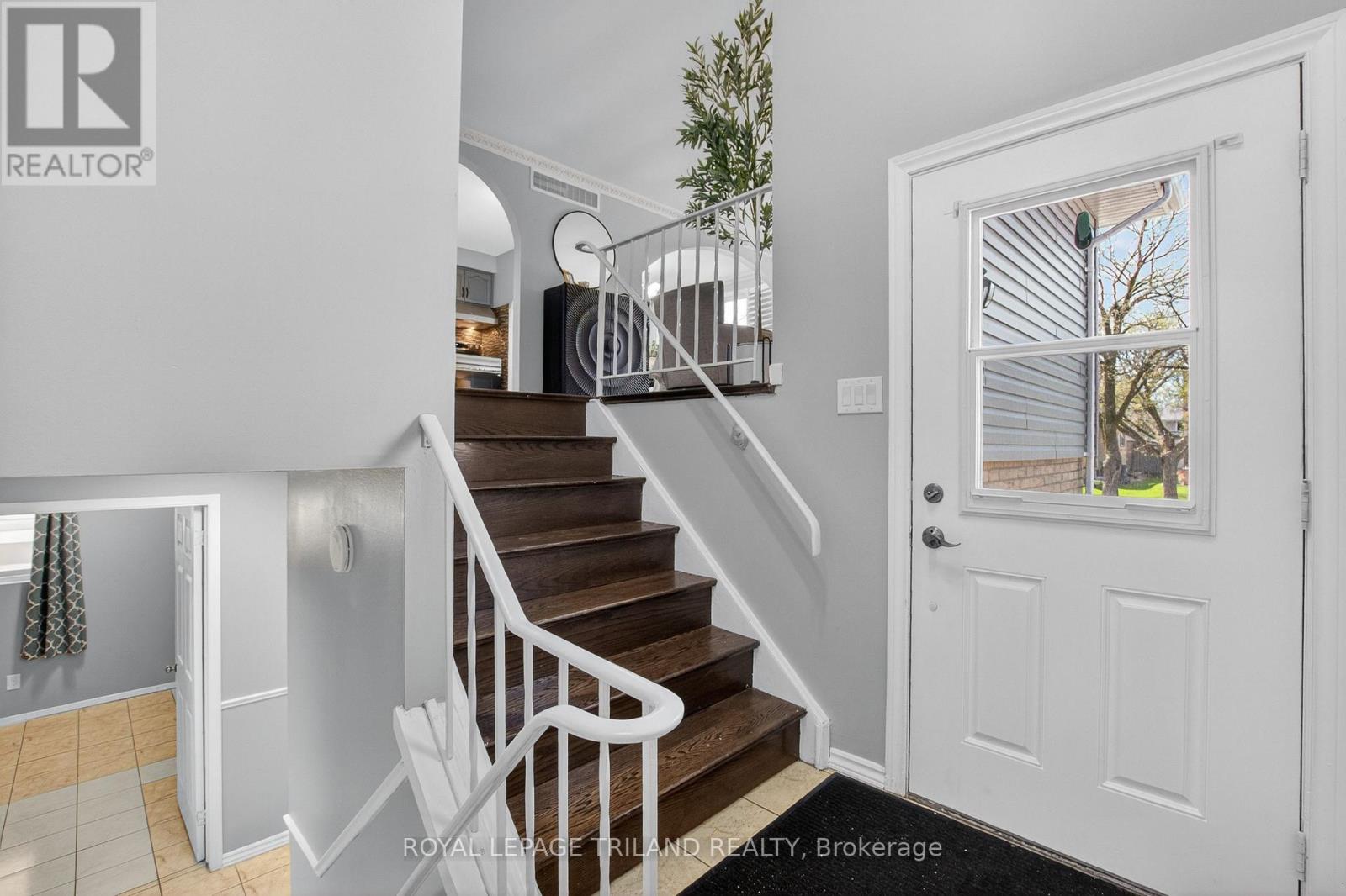 58 Beechmount Crescent, London South, Ontario  N6E 2J4 - Photo 4 - X13042600