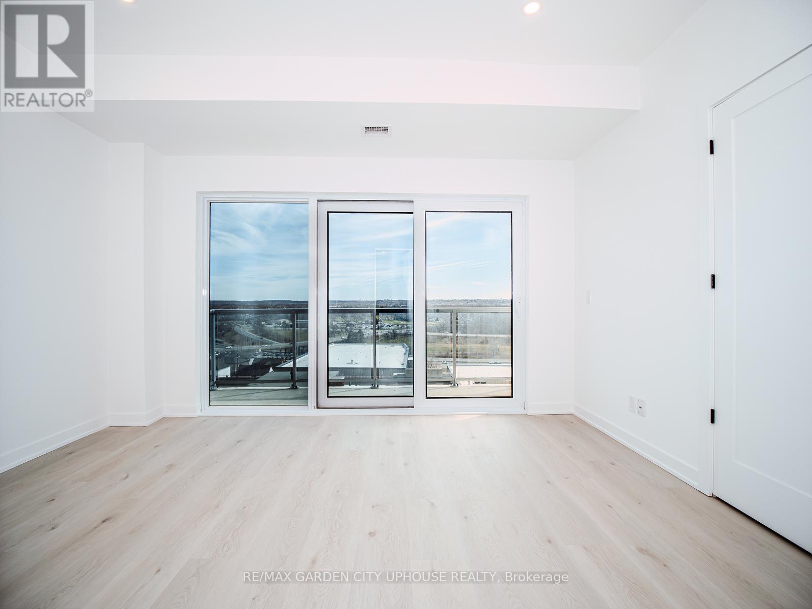 910 - 57 Carlisle Street, St. Catharines, Ontario  L2R 7N6 - Photo 9 - X12881124