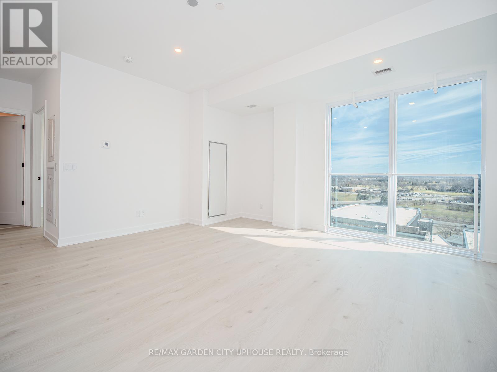 910 - 57 Carlisle Street, St. Catharines, Ontario  L2R 7N6 - Photo 6 - X12881124