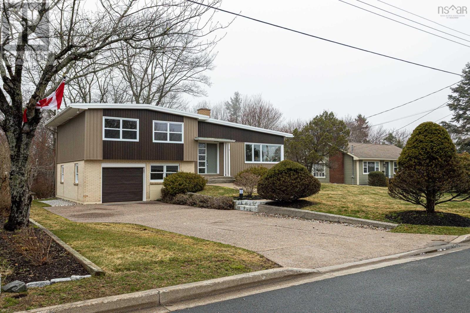 9 Crestview Drive, Halifax, Nova Scotia  B3P 1G1 - Photo 1 - 202607810