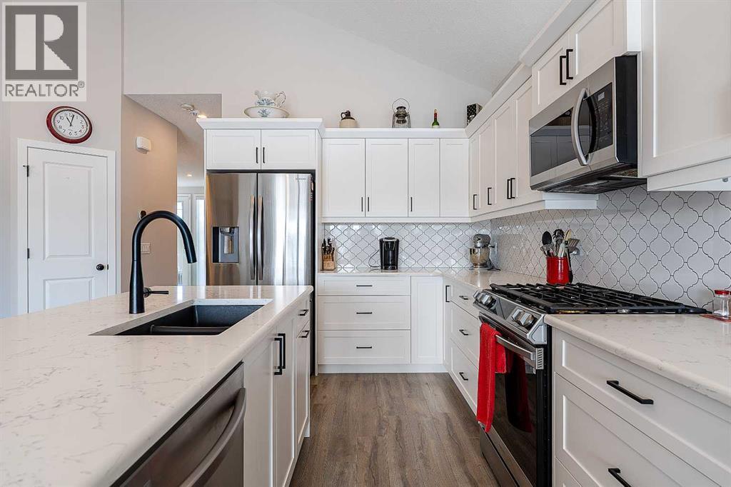 511 Kingsmere Way SE, Airdrie, Alberta  T4A 0X9 - Photo 3 - A2303046