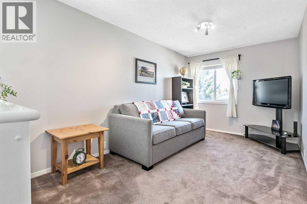 139 Woodglen Grove Sw, Calgary, Alberta  T2W 4J9 - Photo 17 - A2304210