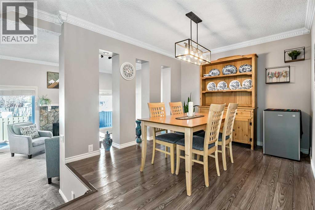 139 Woodglen Grove Sw, Calgary, Alberta  T2W 4J9 - Photo 9 - A2304210