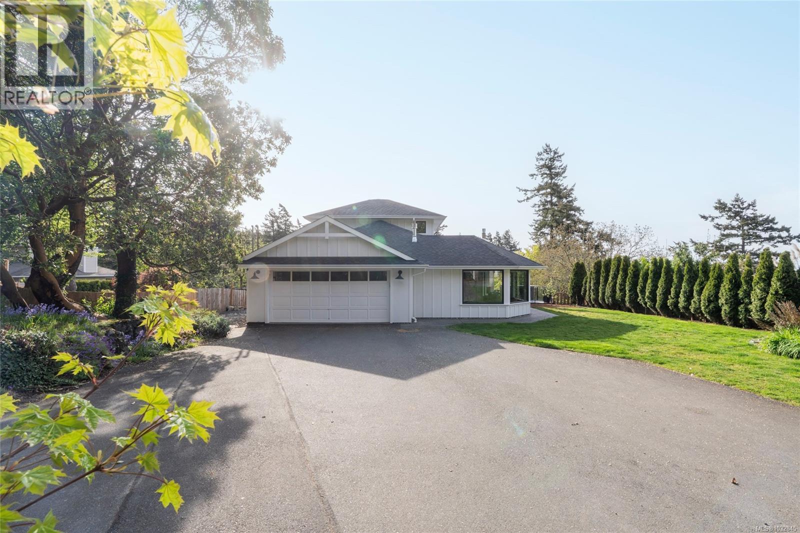 77 View Royal Ave, View Royal, British Columbia  V9B 1A6 - Photo 2 - 1032845