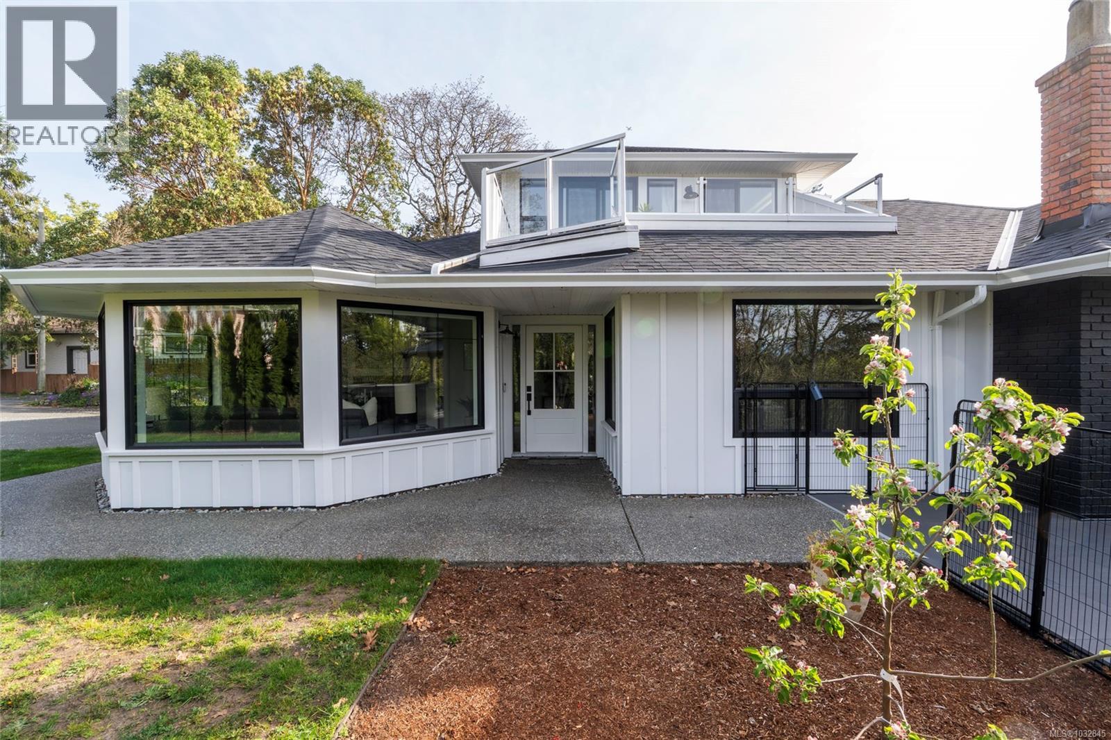 77 View Royal Ave, View Royal, British Columbia  V9B 1A6 - Photo 5 - 1032845