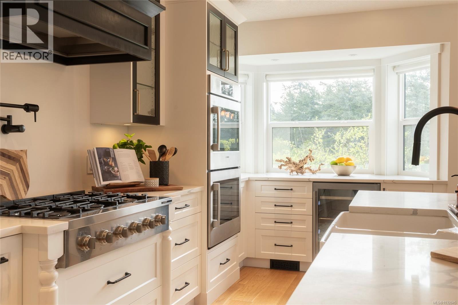 77 View Royal Ave, View Royal, British Columbia  V9B 1A6 - Photo 9 - 1032845