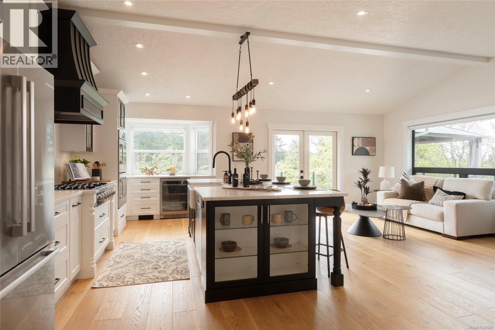 77 View Royal Ave, View Royal, British Columbia  V9B 1A6 - Photo 8 - 1032845