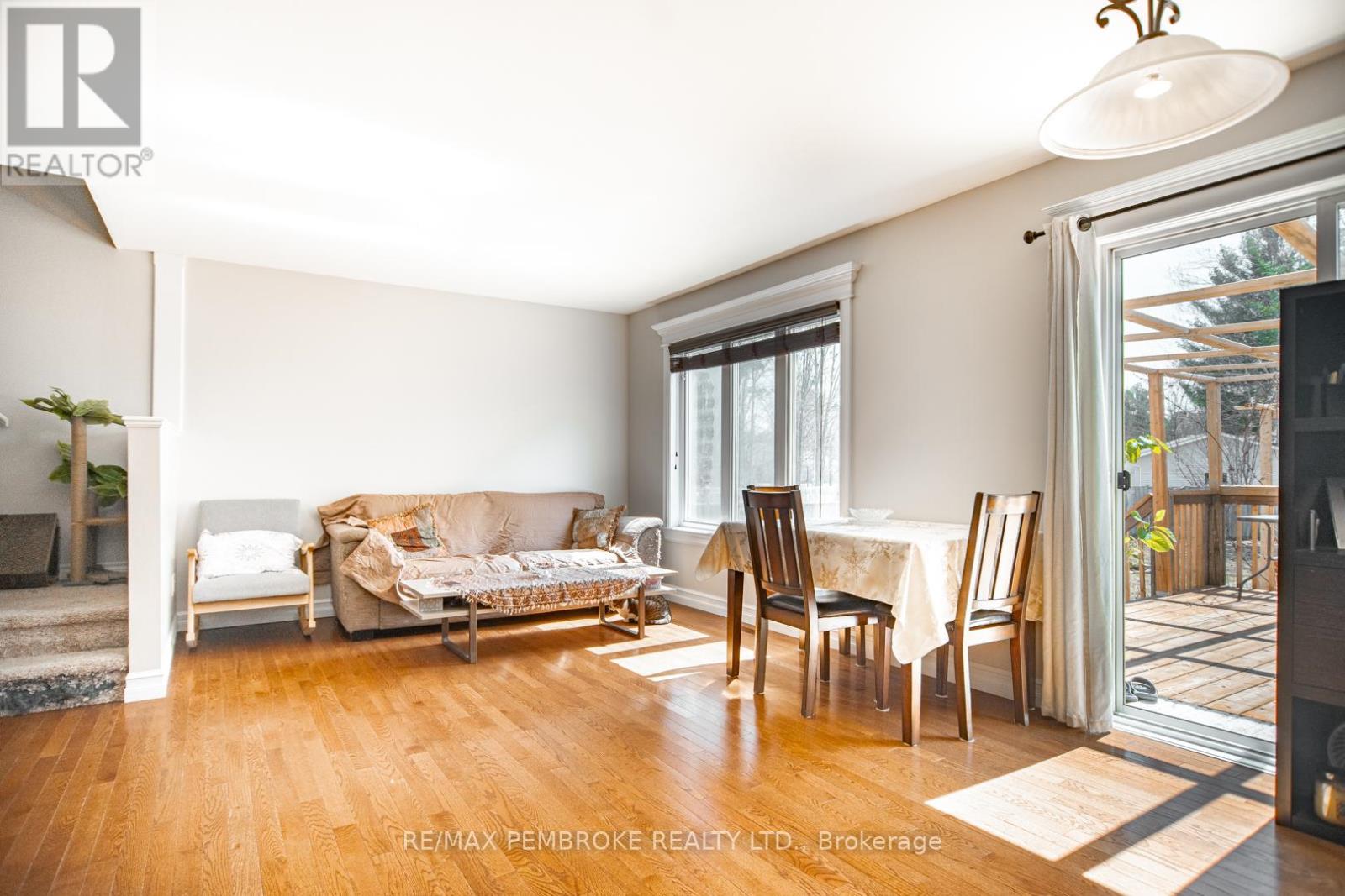 2073 Sandstone Crescent, Petawawa, Ontario  K8H 0B2 - Photo 13 - X13042728