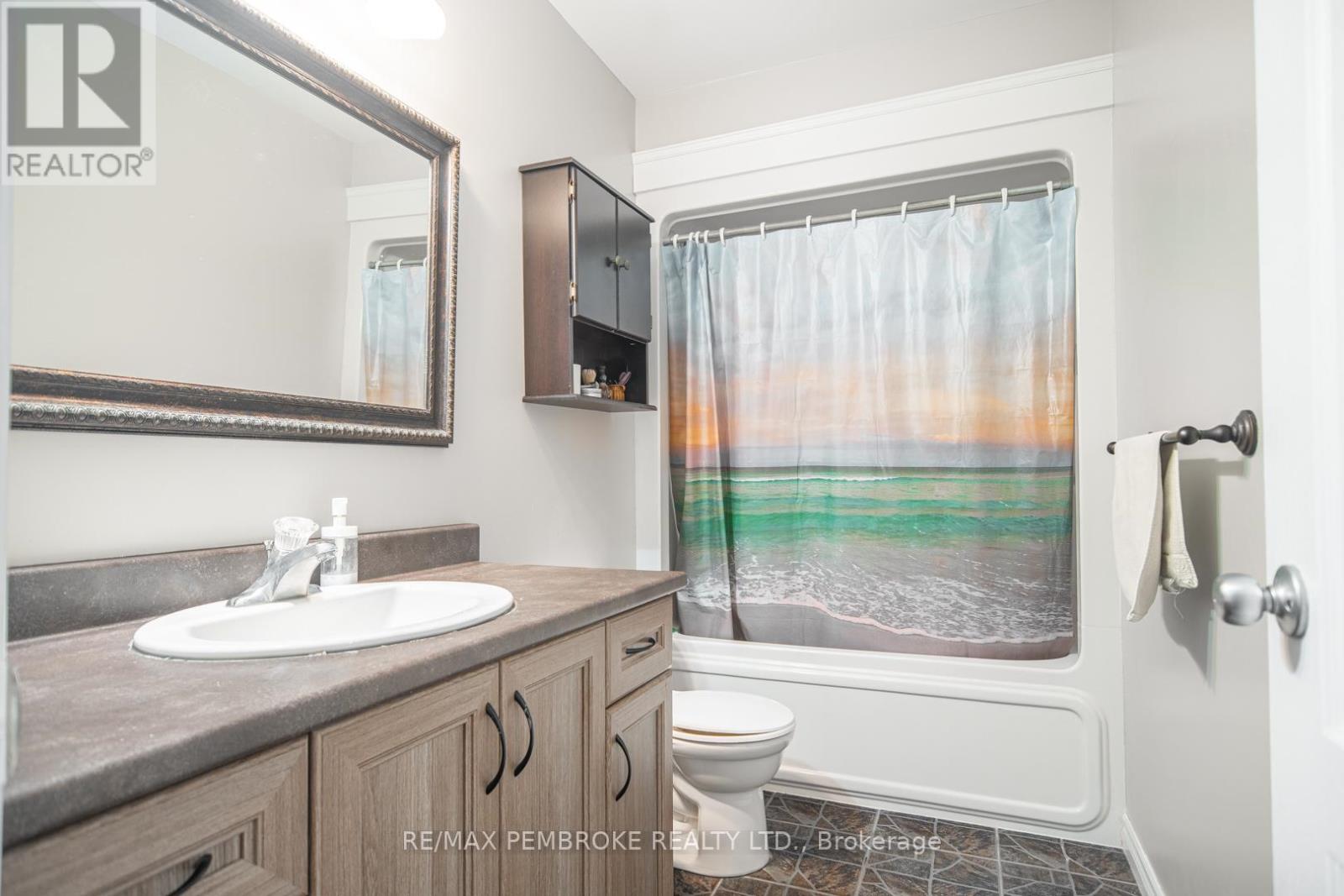 2073 Sandstone Crescent, Petawawa, Ontario  K8H 0B2 - Photo 17 - X13042728