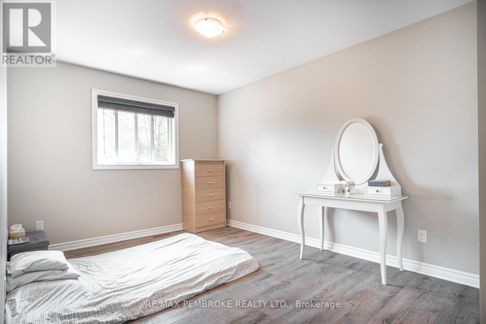 2073 Sandstone Crescent, Petawawa, Ontario  K8H 0B2 - Photo 18 - X13042728