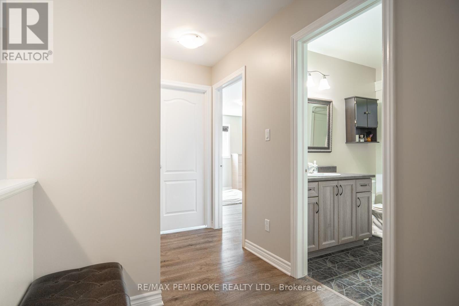 2073 Sandstone Crescent, Petawawa, Ontario  K8H 0B2 - Photo 22 - X13042728