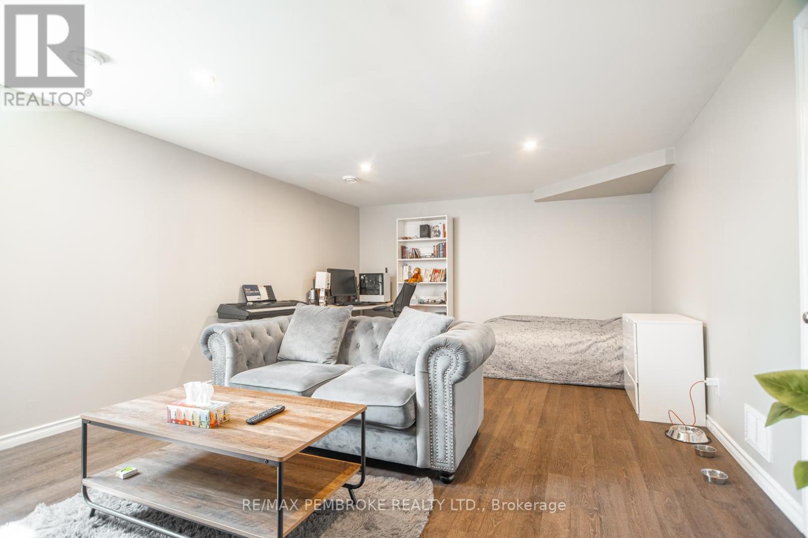 2073 Sandstone Crescent, Petawawa, Ontario  K8H 0B2 - Photo 26 - X13042728