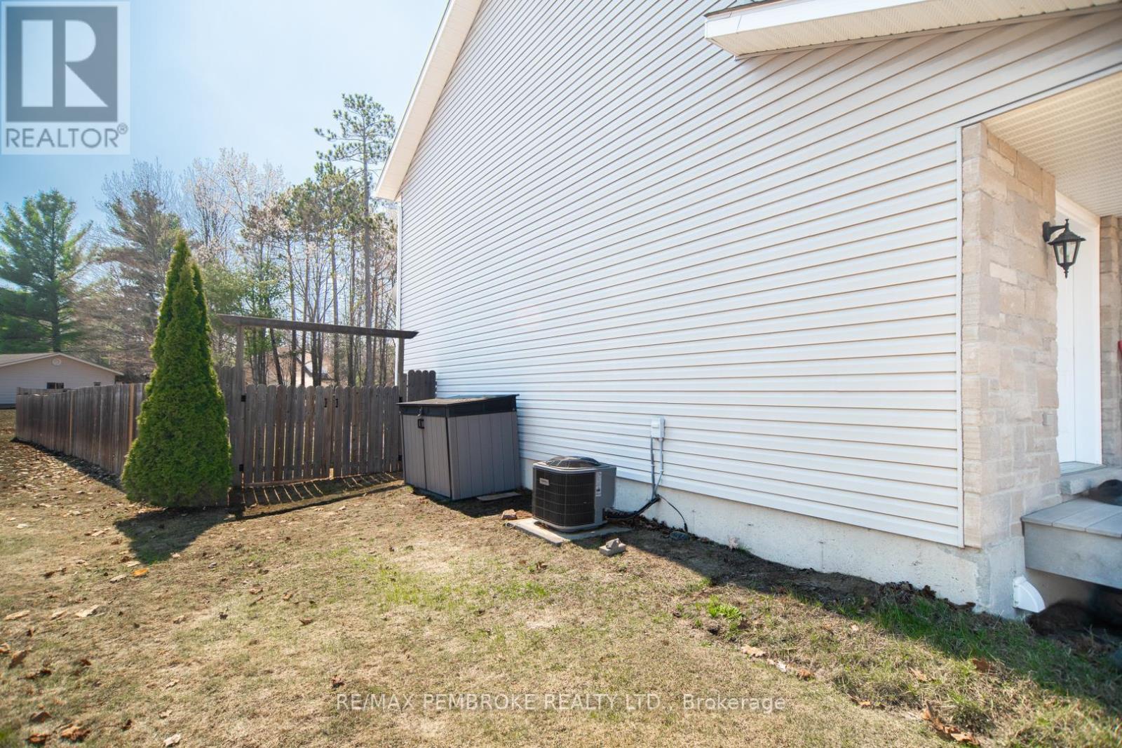 2073 Sandstone Crescent, Petawawa, Ontario  K8H 0B2 - Photo 31 - X13042728