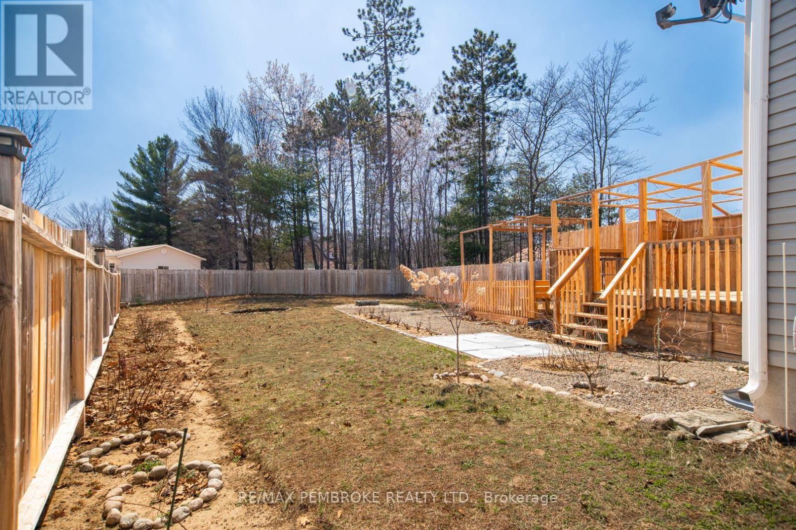 2073 Sandstone Crescent, Petawawa, Ontario  K8H 0B2 - Photo 32 - X13042728