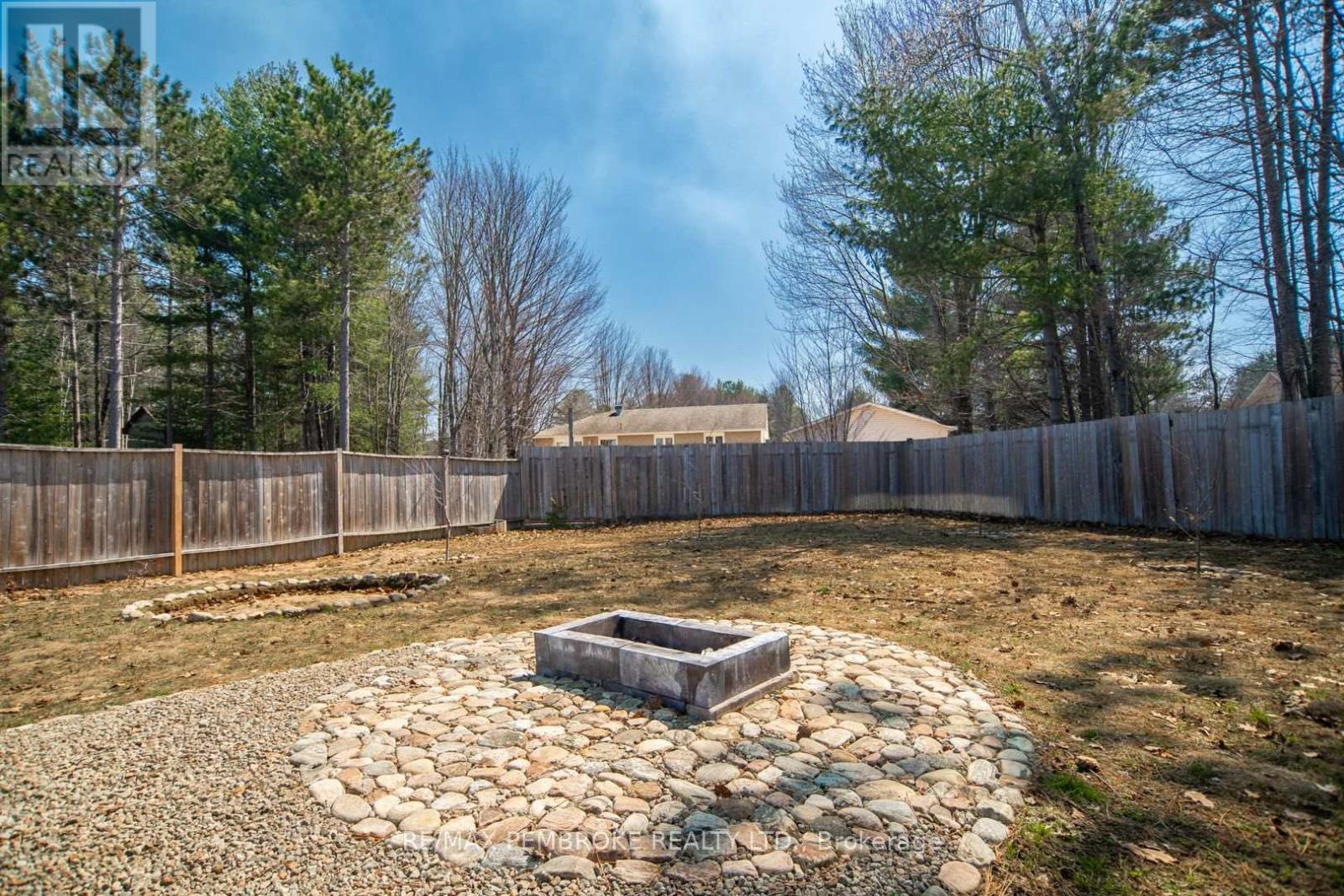 2073 Sandstone Crescent, Petawawa, Ontario  K8H 0B2 - Photo 35 - X13042728