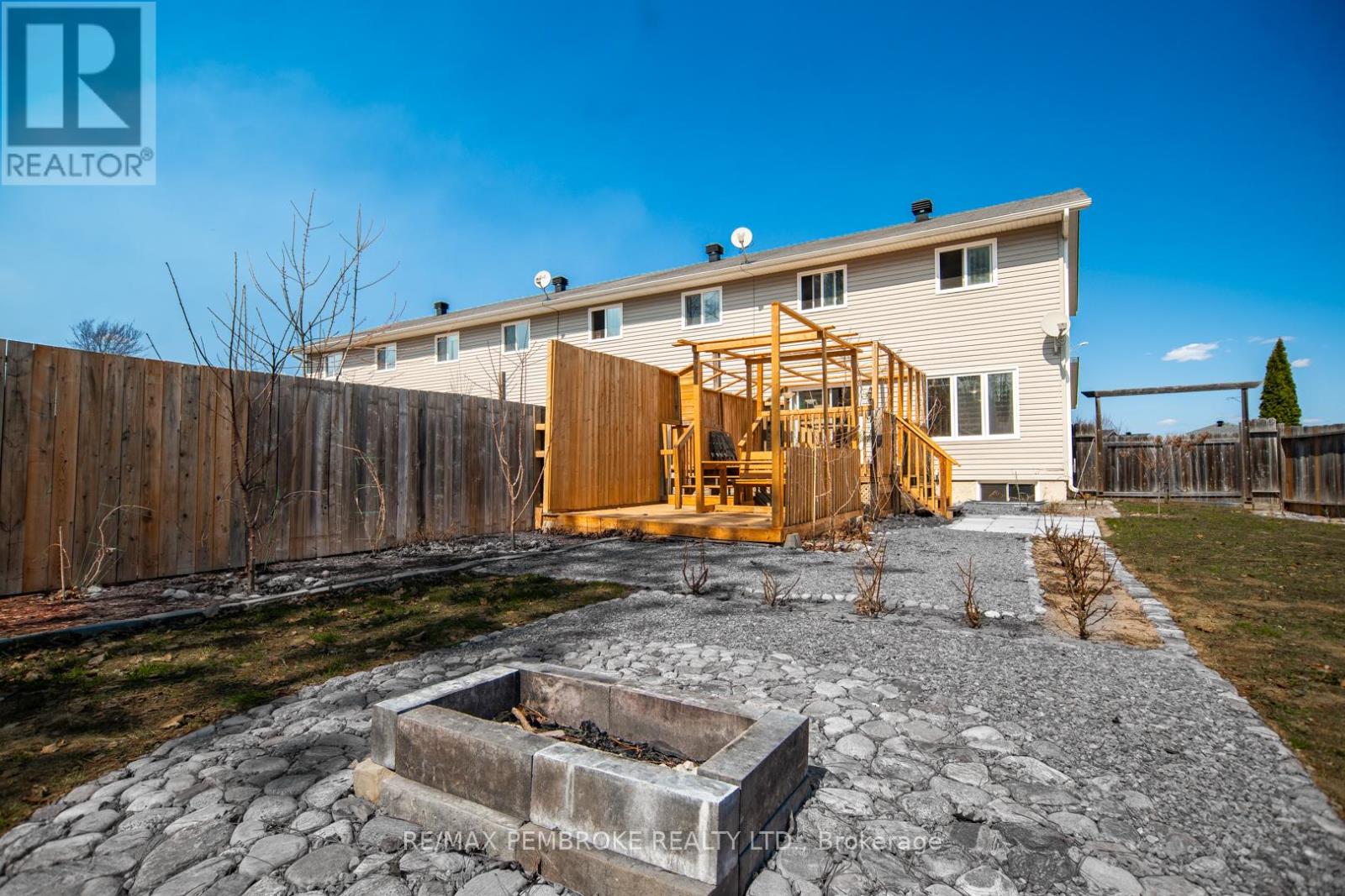 2073 Sandstone Crescent, Petawawa, Ontario  K8H 0B2 - Photo 36 - X13042728