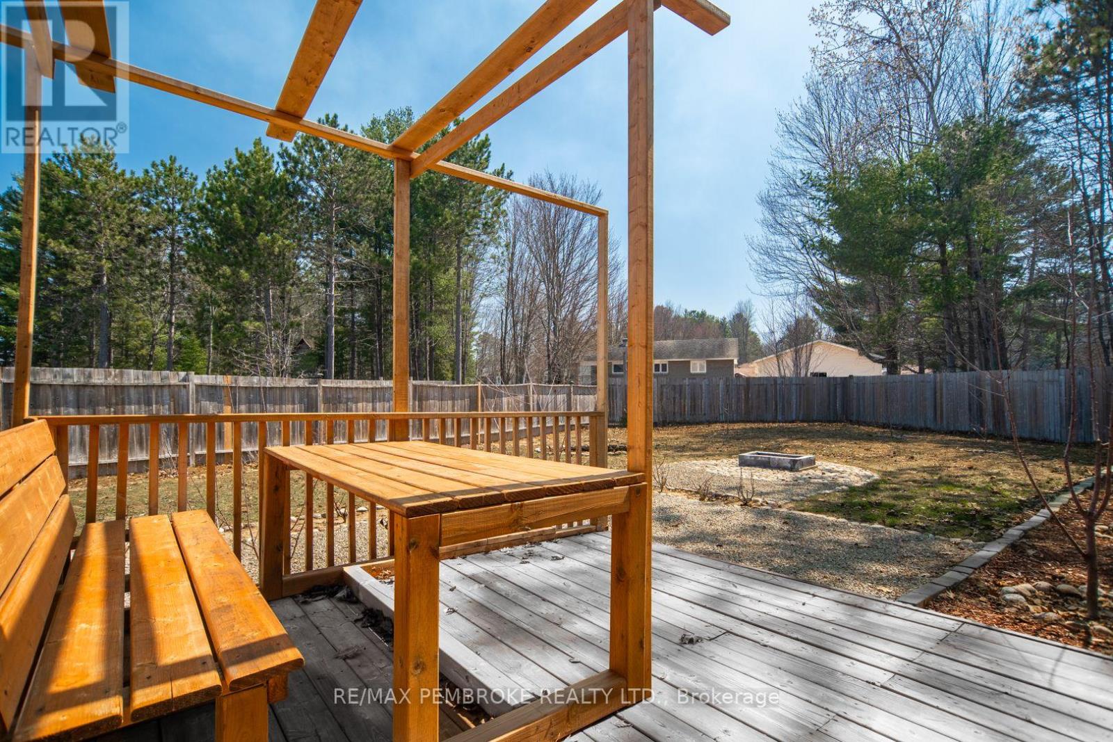 2073 Sandstone Crescent, Petawawa, Ontario  K8H 0B2 - Photo 38 - X13042728