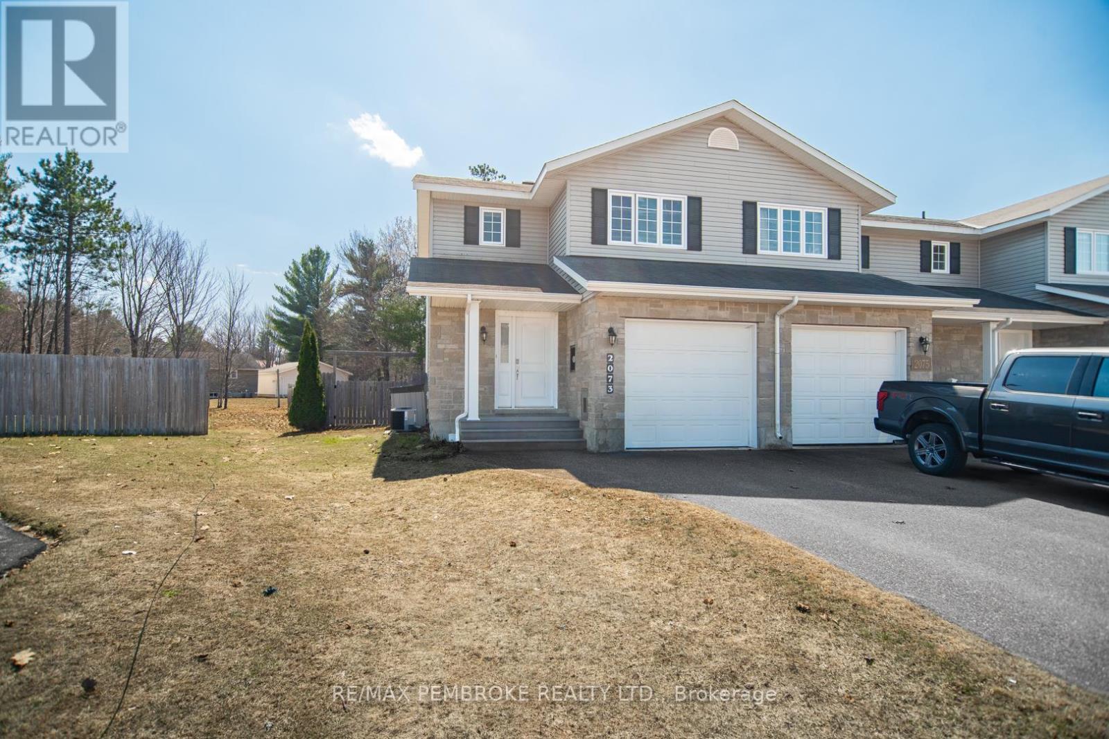 2073 Sandstone Crescent, Petawawa, Ontario  K8H 0B2 - Photo 4 - X13042728