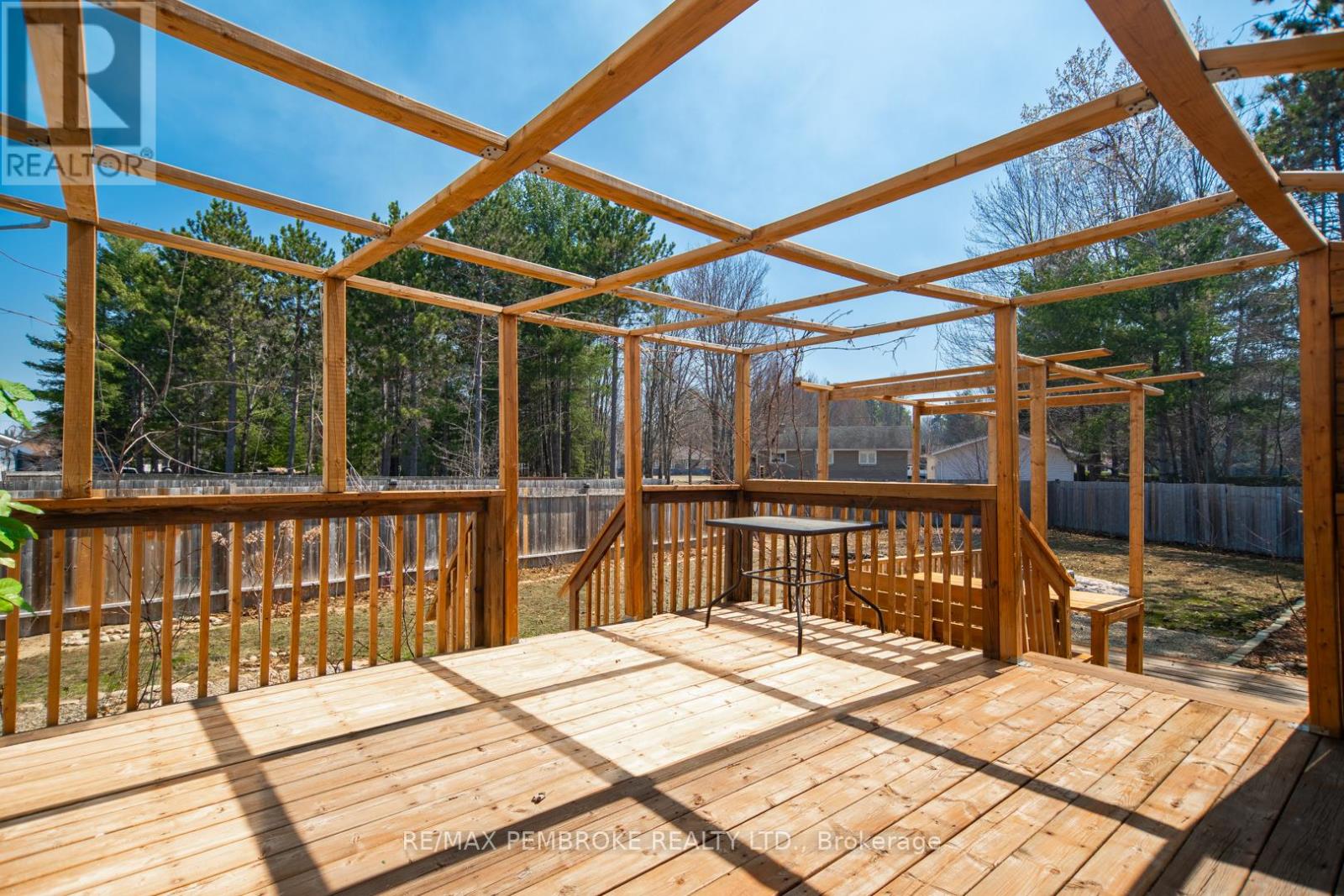 2073 Sandstone Crescent, Petawawa, Ontario  K8H 0B2 - Photo 40 - X13042728