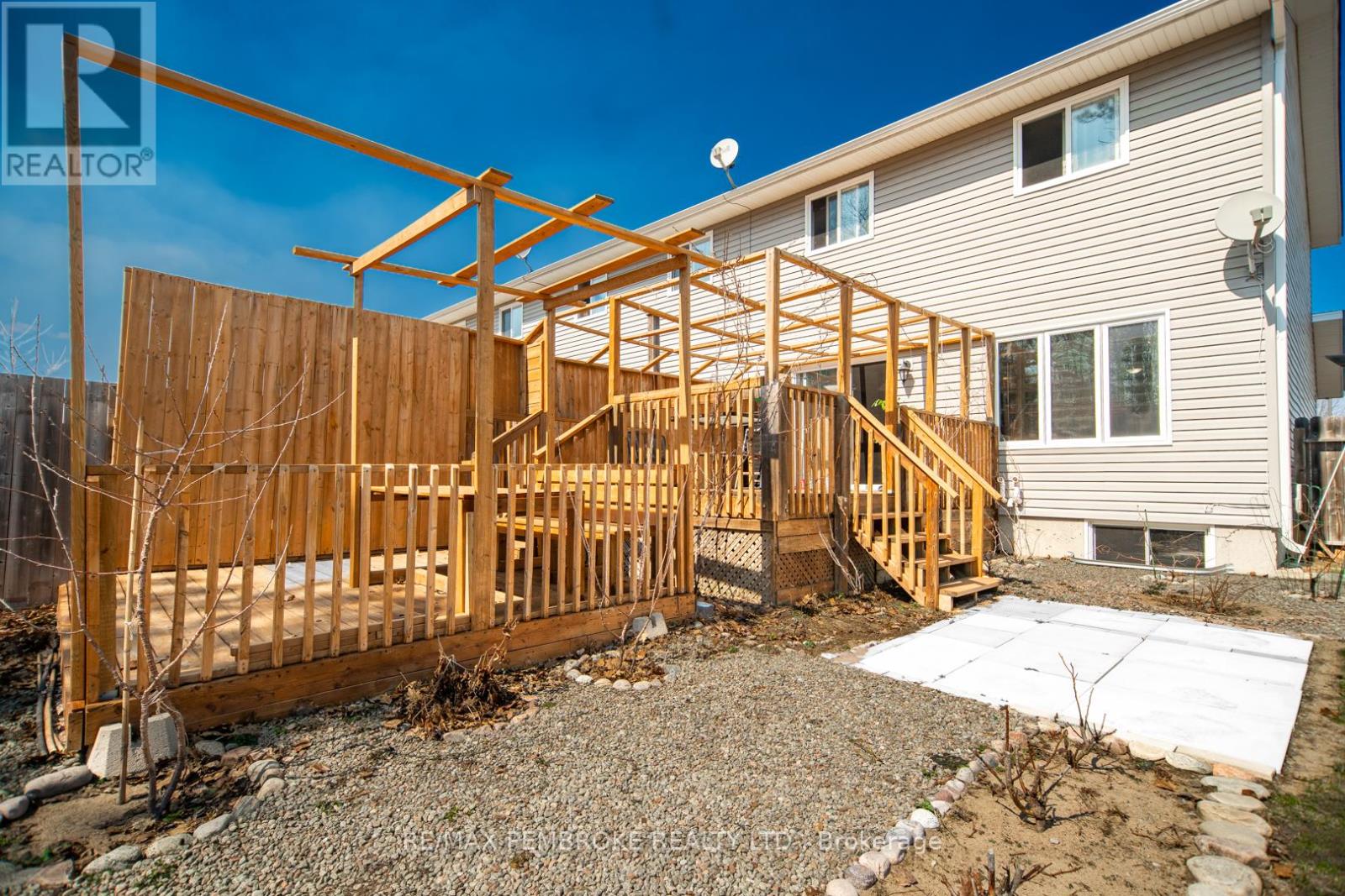 2073 Sandstone Crescent, Petawawa, Ontario  K8H 0B2 - Photo 42 - X13042728