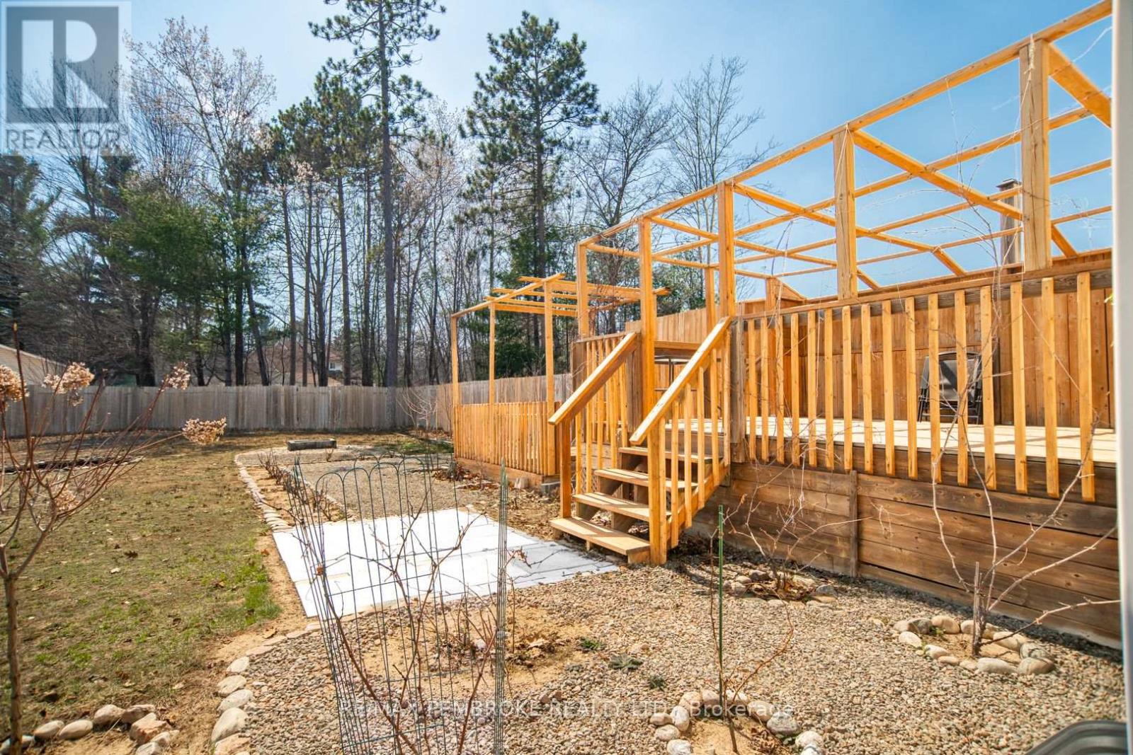 2073 Sandstone Crescent, Petawawa, Ontario  K8H 0B2 - Photo 43 - X13042728