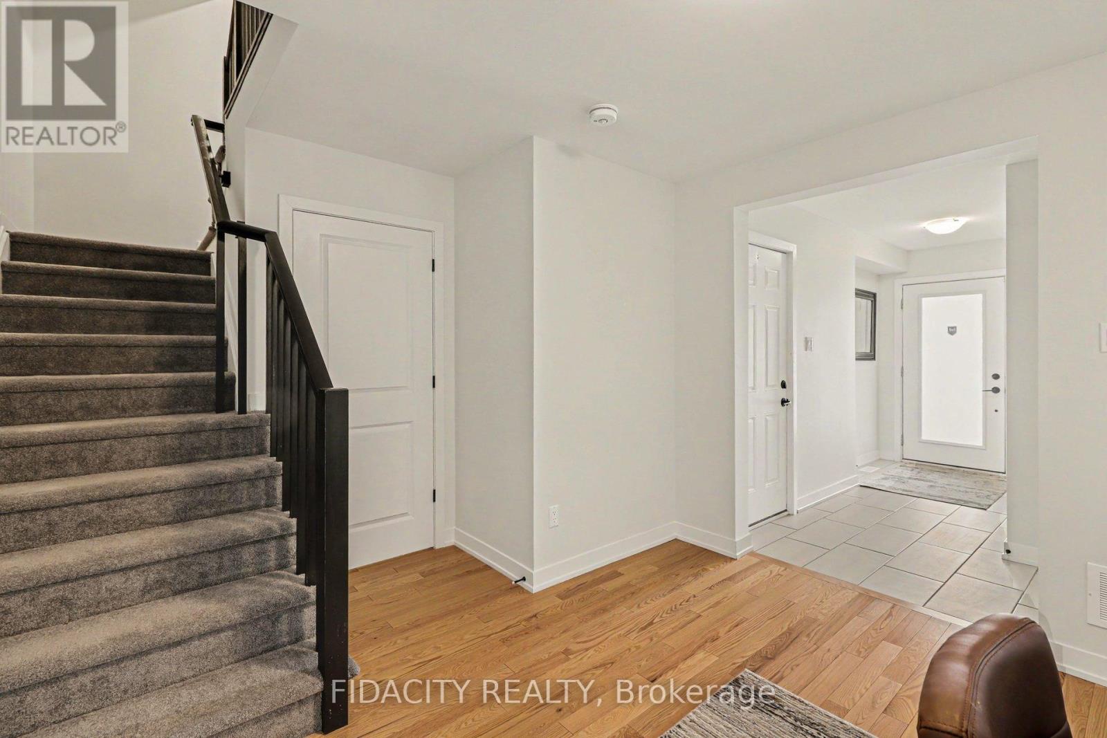 1768 Crux Road, Ottawa, Ontario  K1W 0R3 - Photo 2 - X13042630