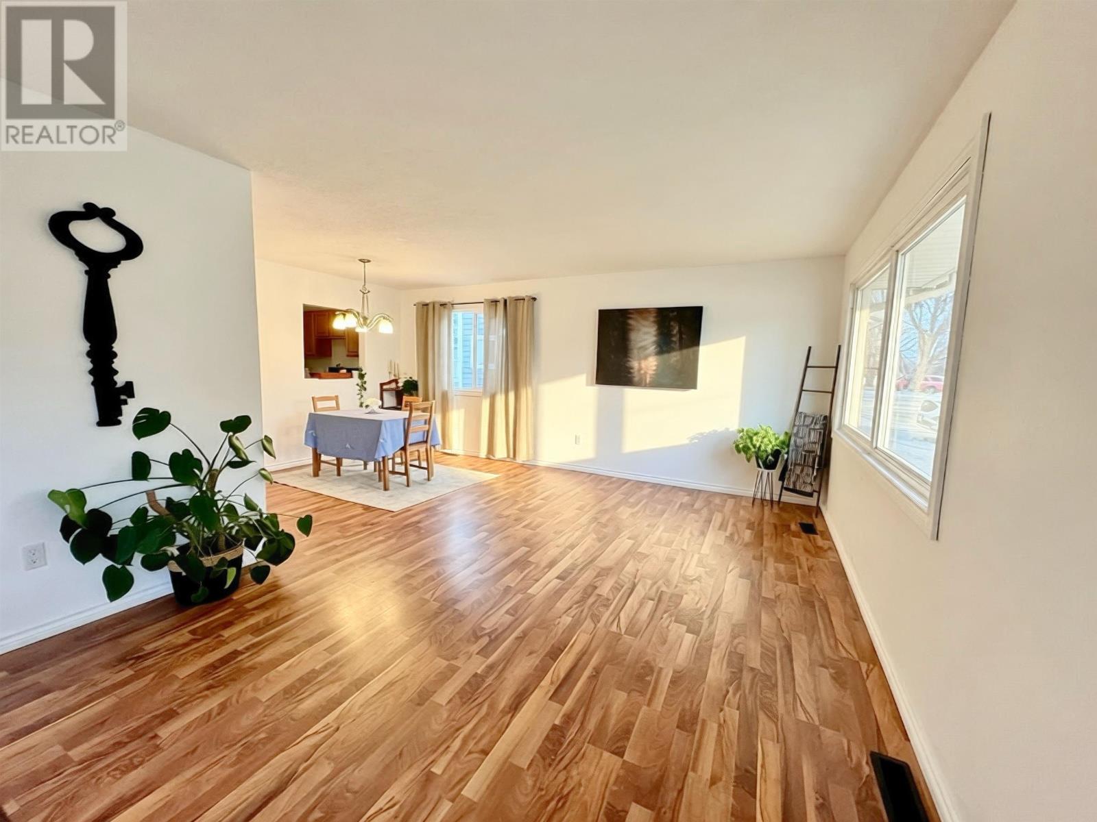 1039 Williams Ave, Fort Frances, Ontario  P9A 3P4 - Photo 4 - TB2600802