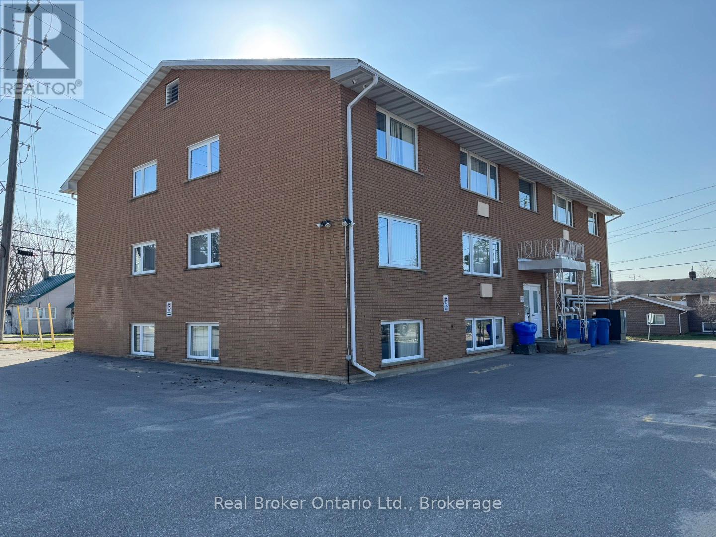 8 - 301 West Street N, Orillia, Ontario  L3V 5E1 - Photo 12 - S12893060