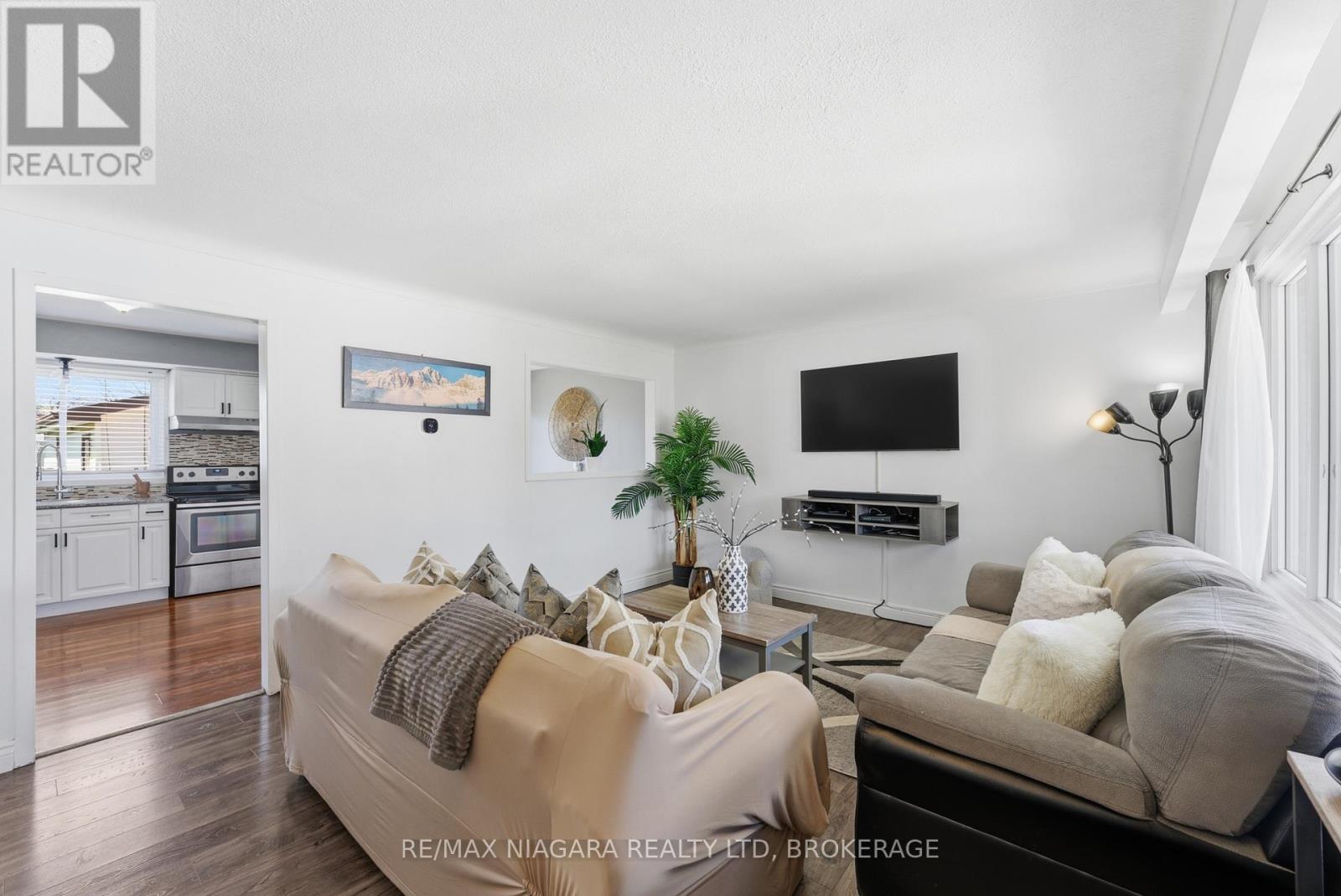 45 Meredith Drive, St. Catharines, Ontario  L2M 6R5 - Photo 3 - X13042666