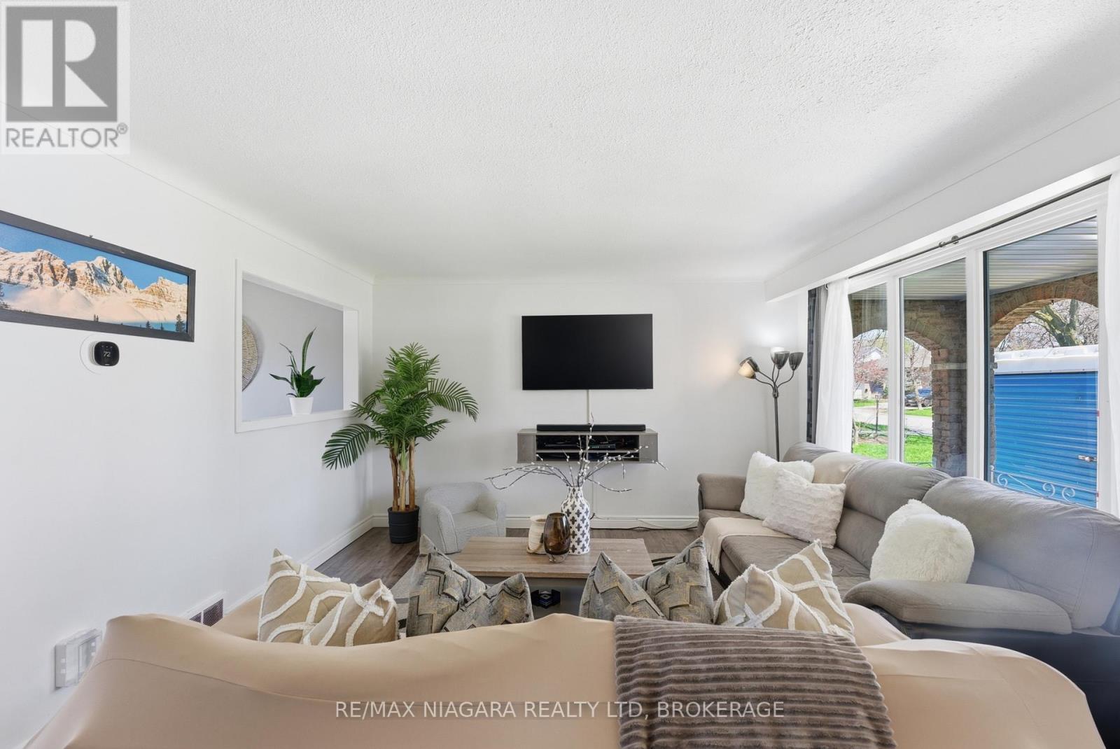 45 Meredith Drive, St. Catharines, Ontario  L2M 6R5 - Photo 4 - X13042666