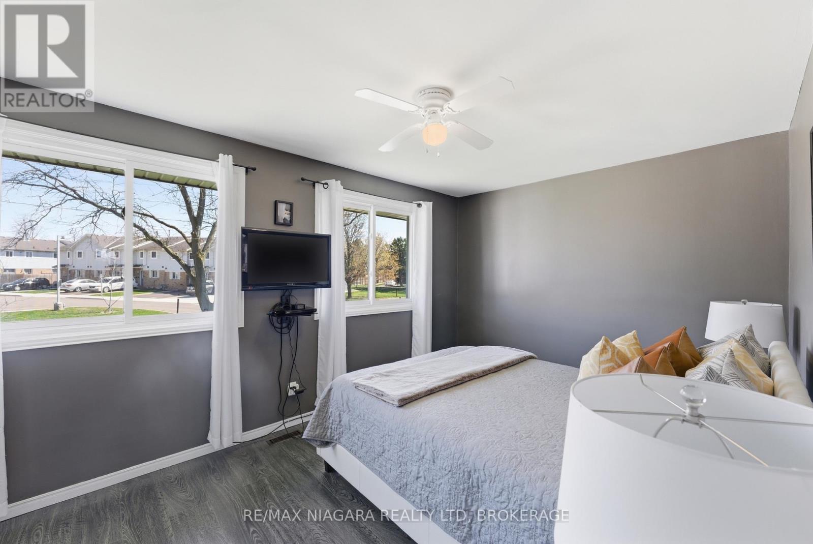 45 Meredith Drive, St. Catharines, Ontario  L2M 6R5 - Photo 9 - X13042666