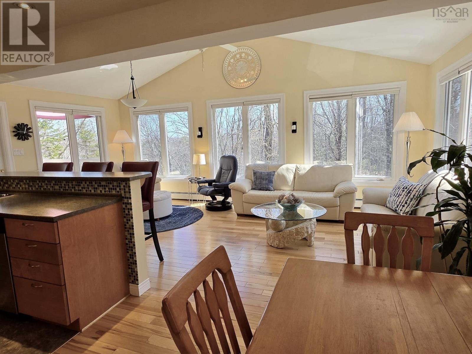 3 Beech Street, Bedford, Nova Scotia  B4A 1T1 - Photo 2 - 202608594