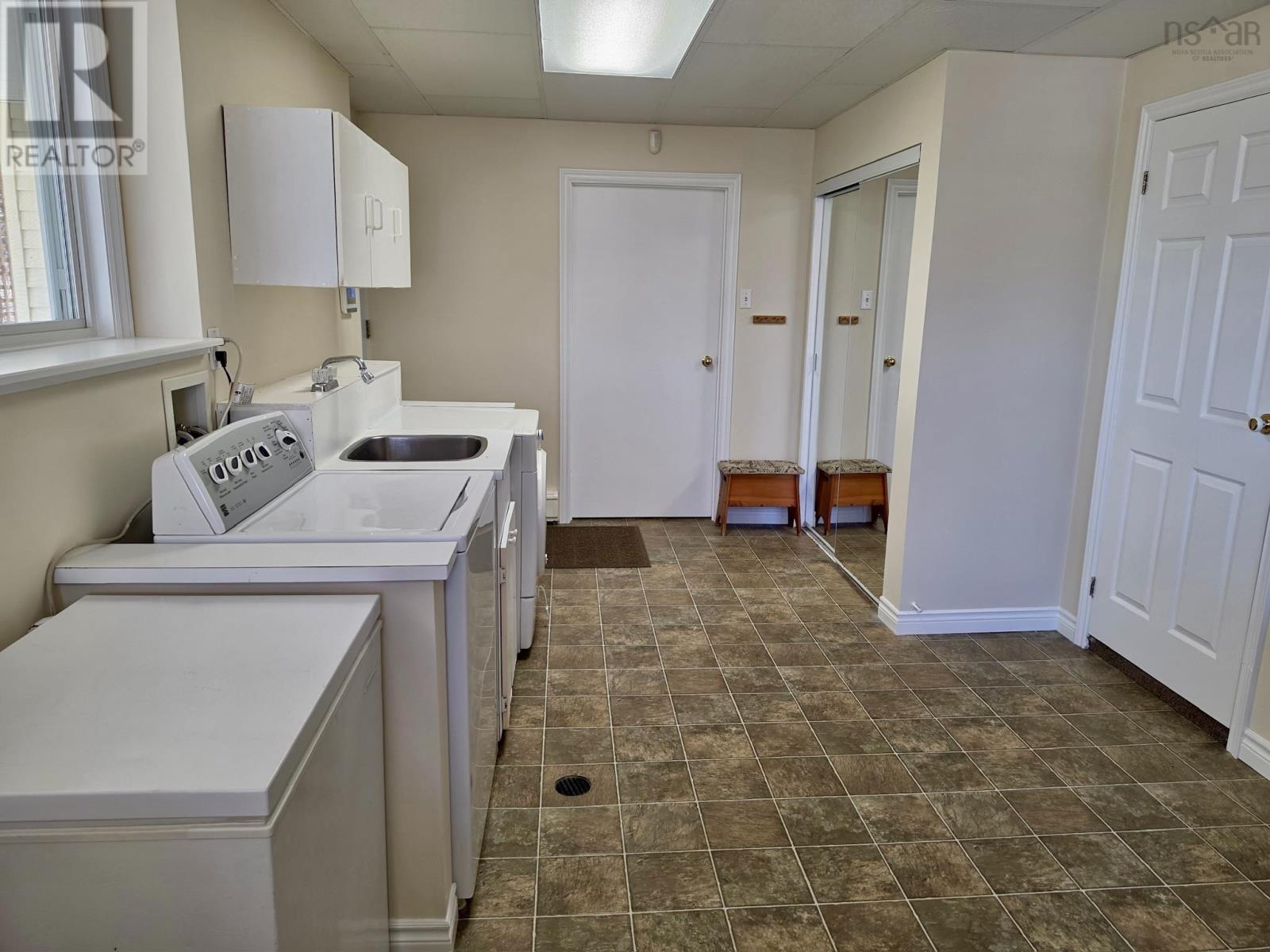 3 Beech Street, Bedford, Nova Scotia  B4A 1T1 - Photo 25 - 202608594