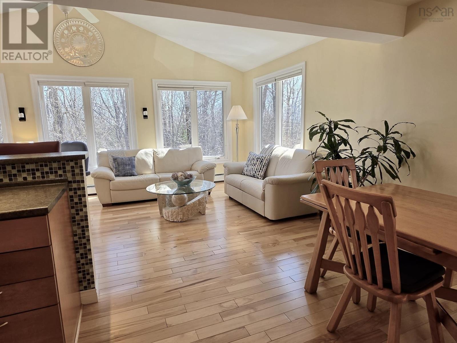 3 Beech Street, Bedford, Nova Scotia  B4A 1T1 - Photo 3 - 202608594