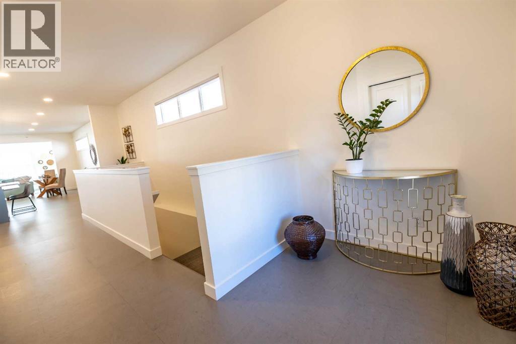 108 Gateway Mews S, Lethbridge, Alberta  T1K 5S2 - Photo 2 - A2291457