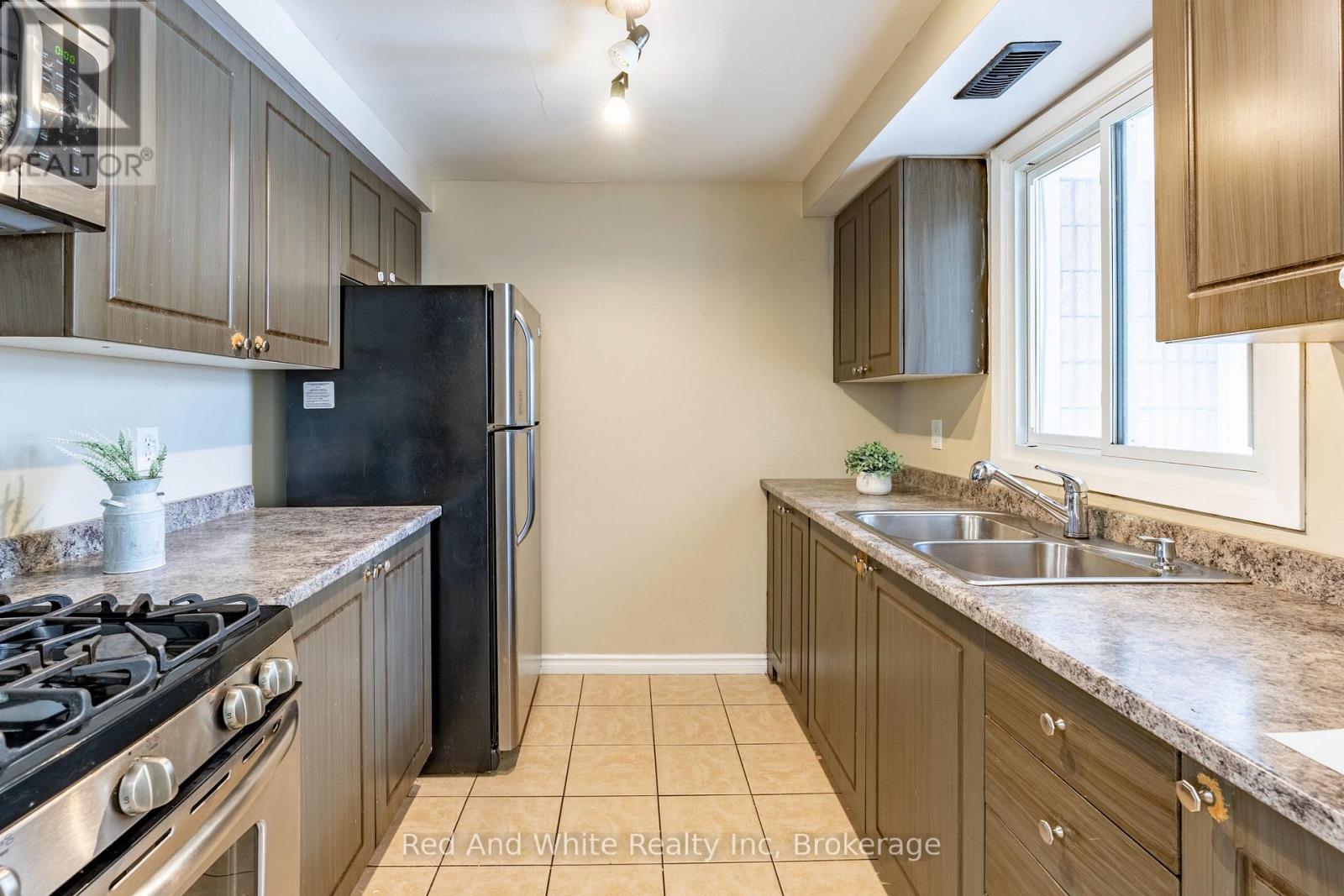 80 - 65 Glamis Road, Cambridge, Ontario  N1R 6W4 - Photo 12 - X13042654