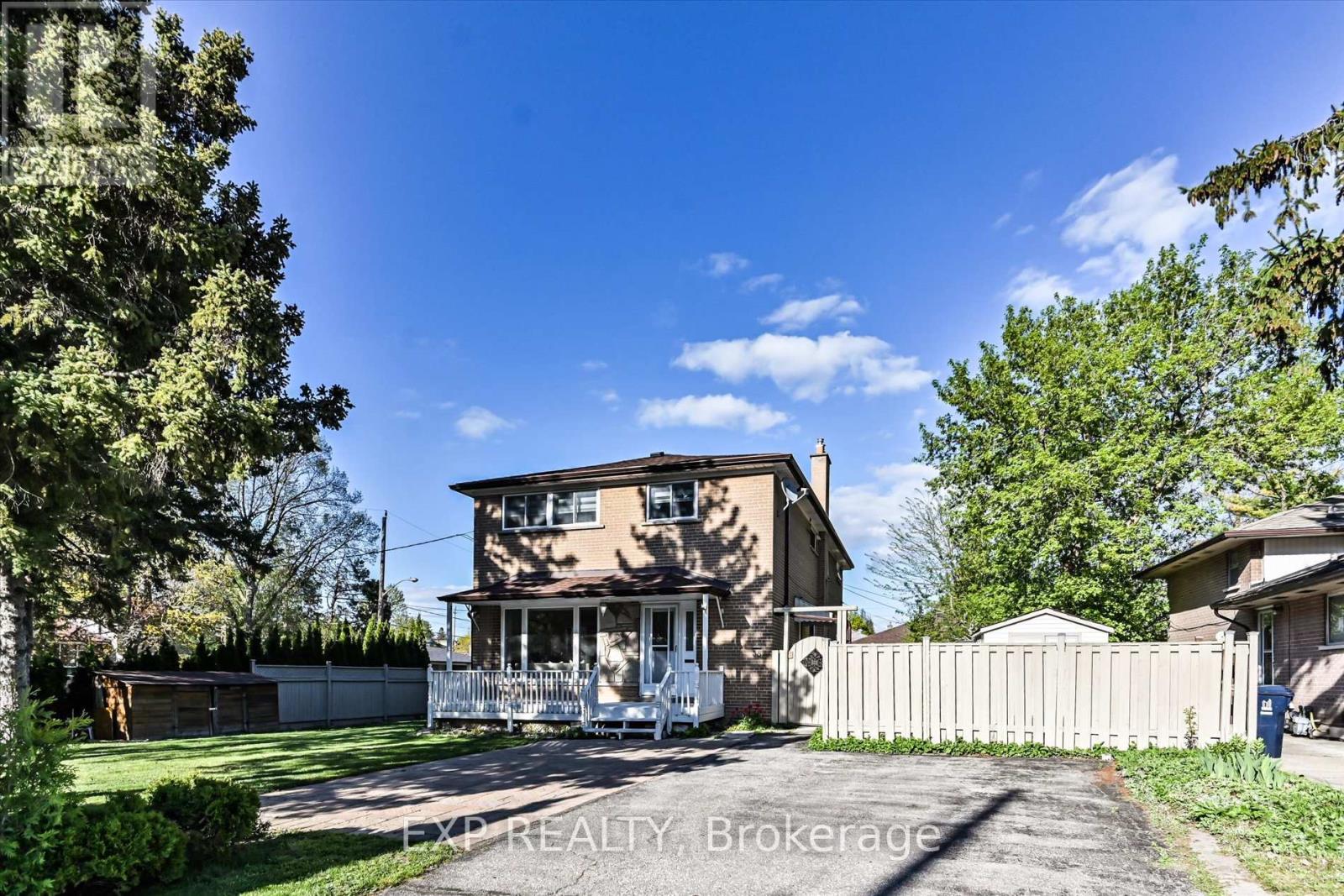 38 Logandale Road, Toronto, Ontario  M2N 4H4 - Photo 2 - C13042684