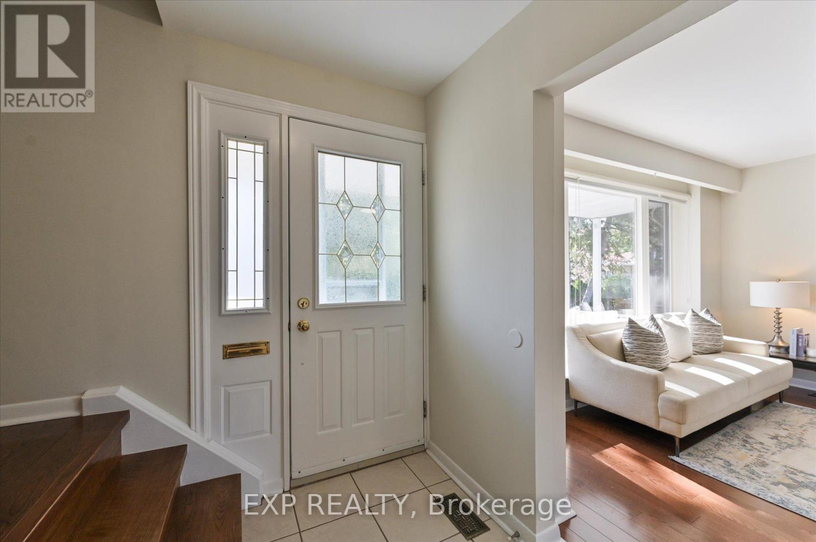 38 Logandale Road, Toronto, Ontario  M2N 4H4 - Photo 5 - C13042684