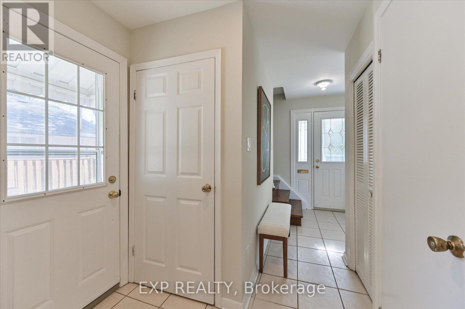 38 Logandale Road, Toronto, Ontario  M2N 4H4 - Photo 7 - C13042684