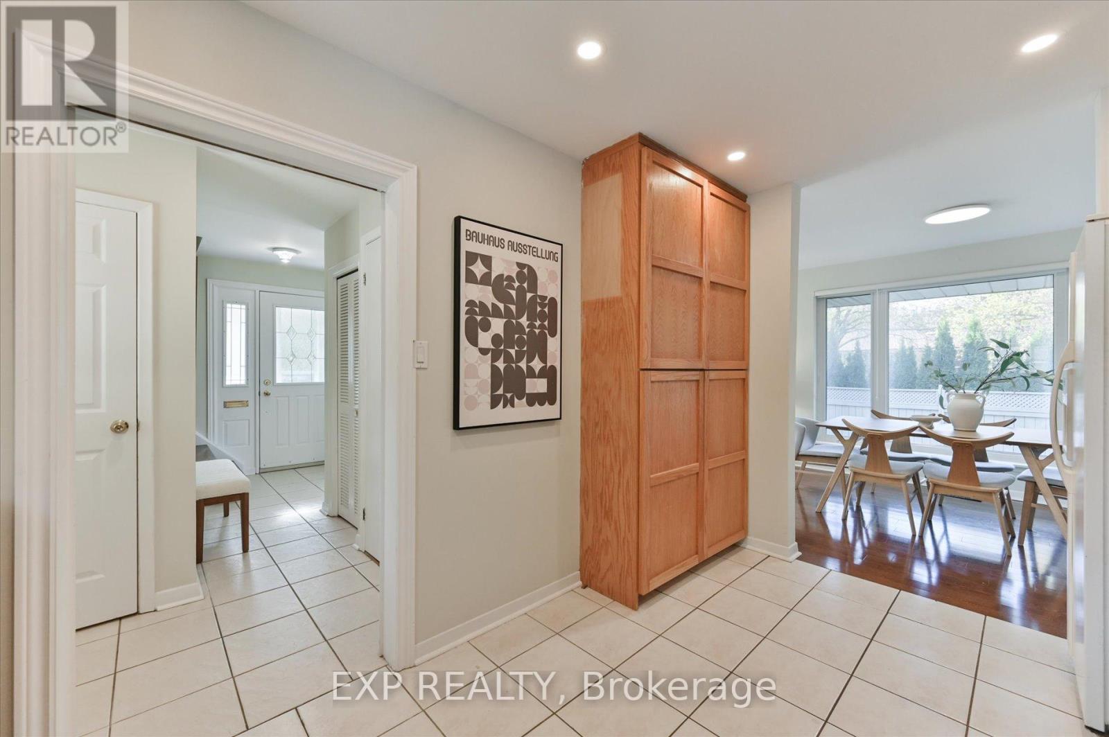 38 Logandale Road, Toronto, Ontario  M2N 4H4 - Photo 9 - C13042684