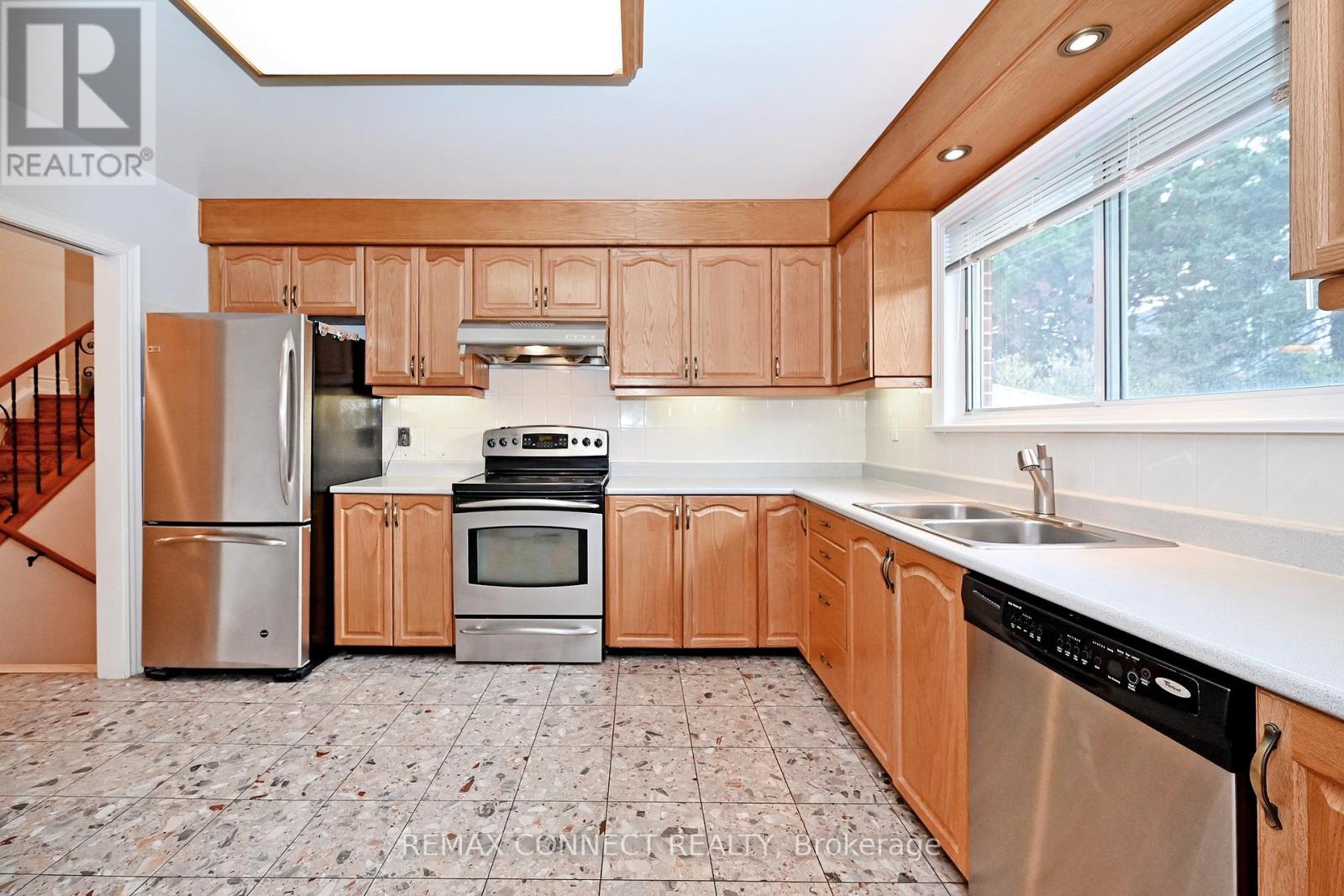 60 Brian Drive, Toronto, Ontario  M2J 3Y3 - Photo 10 - C13042718