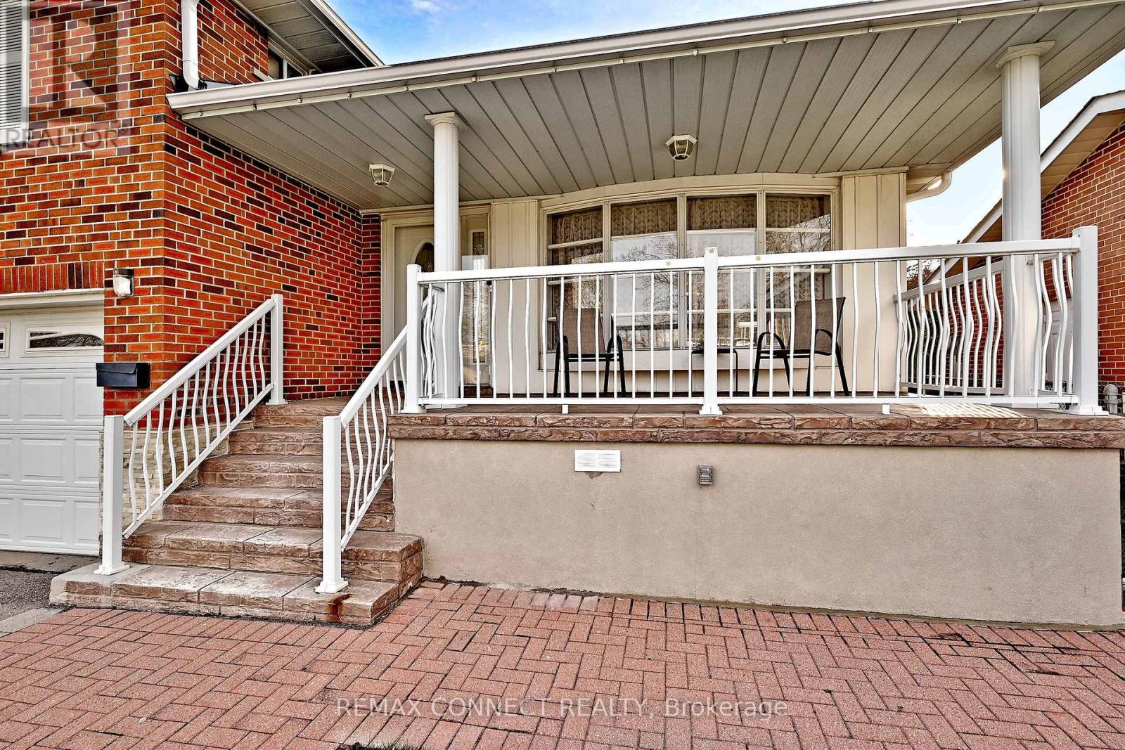 60 Brian Drive, Toronto, Ontario  M2J 3Y3 - Photo 2 - C13042718