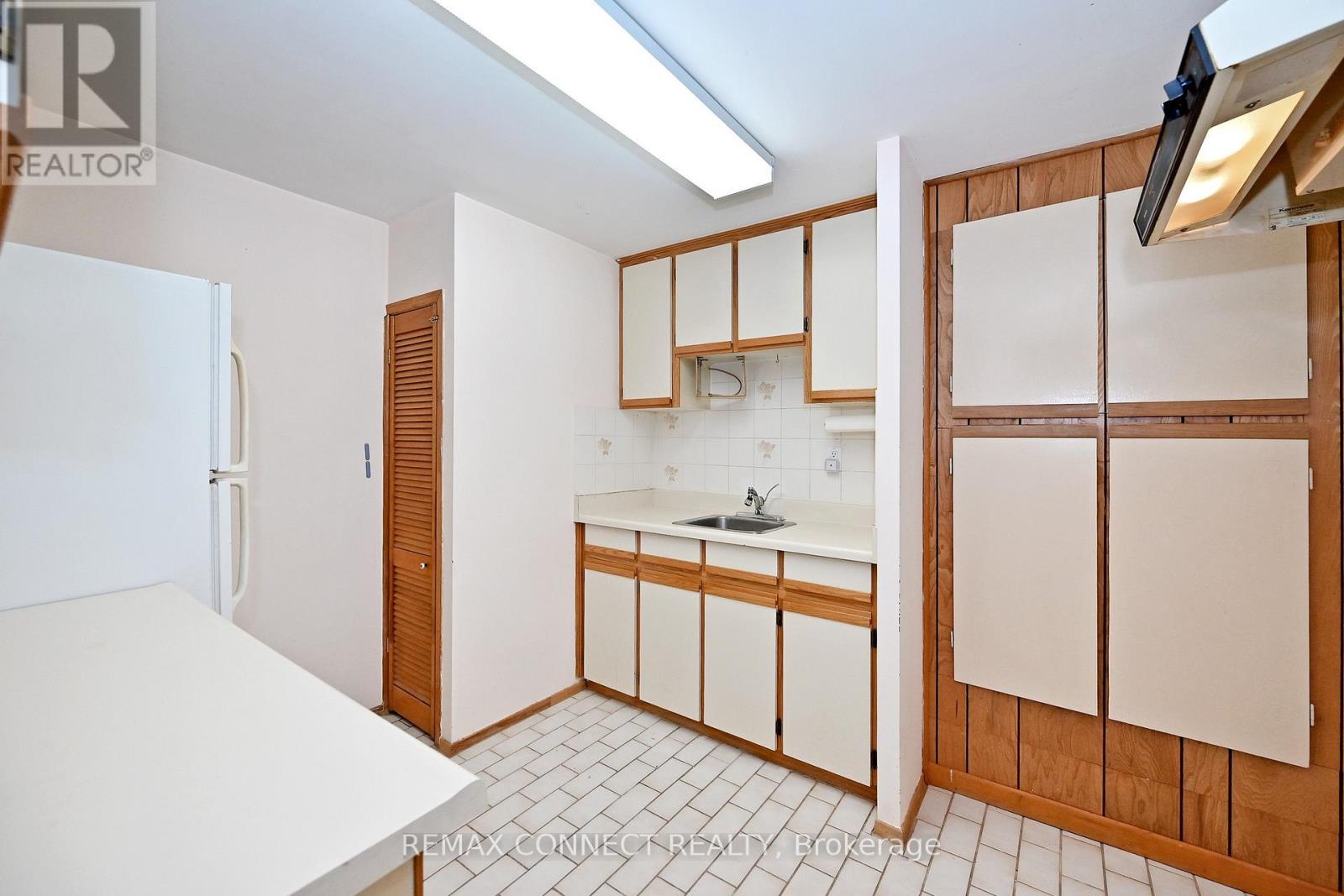 60 Brian Drive, Toronto, Ontario  M2J 3Y3 - Photo 27 - C13042718