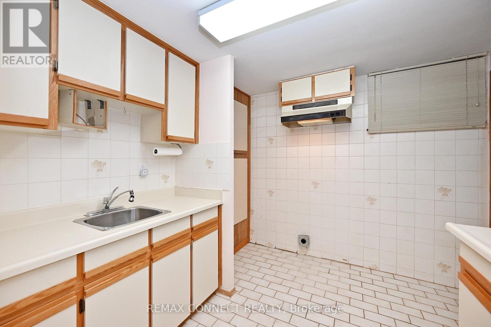 60 Brian Drive, Toronto, Ontario  M2J 3Y3 - Photo 28 - C13042718