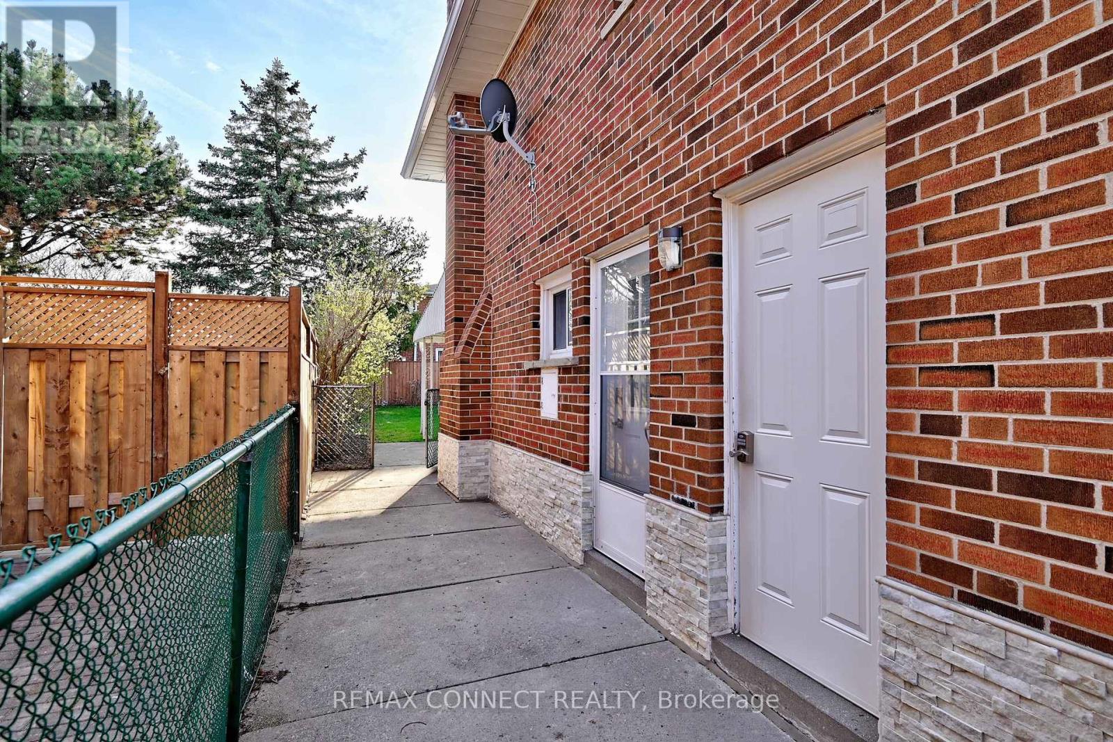 60 Brian Drive, Toronto, Ontario  M2J 3Y3 - Photo 32 - C13042718