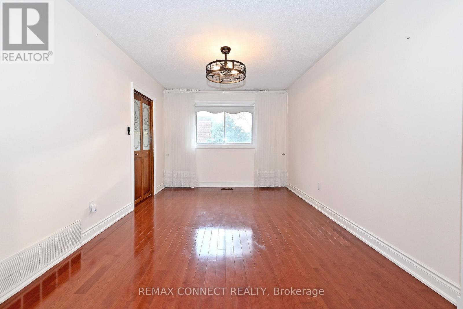 60 Brian Drive, Toronto, Ontario  M2J 3Y3 - Photo 7 - C13042718